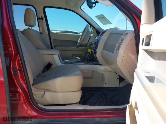 2012 Ford Escape XLT with VIN 1FMCU0D72CKA49438, listed as a IAAI auction lot 41650796 with 137,387 mi miles. Bid and sale history available at carsss.com. Image 5.