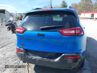 2018 Jeep Cherokee Latitude z VIN 1C4PJMCB5JD592960, wystawiony jako IAAI lot #41599164 z przebiegiem 155 038 mil mil oraz . Historia ofert i sprzedaży dostępna na DreamBid. Obrazek 16.