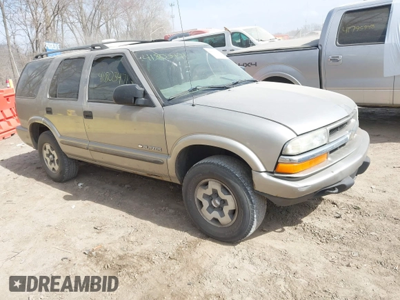 2004 Chevrolet Blazer LS z VIN 1GNDT13X04K164924, wystawiony jako IAAI lot #41803471 z przebiegiem 166 708 mil mil oraz . Historia ofert i sprzedaży dostępna na DreamBid. Obrazek 1.
