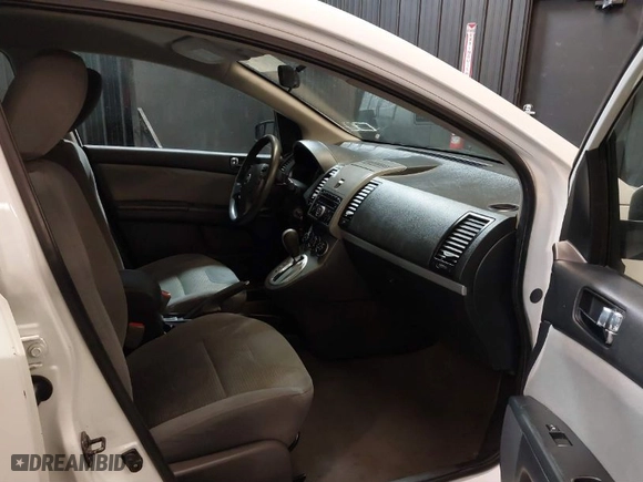 2011 Nissan Sentra 2.0 SR with VIN 3N1AB6AP7BL706114, listed as a IAAI auction lot 41822941 with 124,684 mi miles. Bid and sale history available at carsss.com. Image 5.