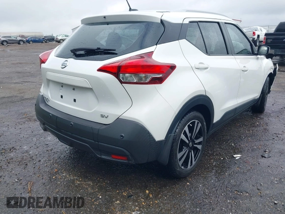 2020 Nissan Kicks SV z VIN 3N1CP5CV6LL479855, wystawiony jako IAAI lot #42112672 z przebiegiem 32 917 mil mil oraz . Historia ofert i sprzedaży dostępna na DreamBid. Obrazek 4.