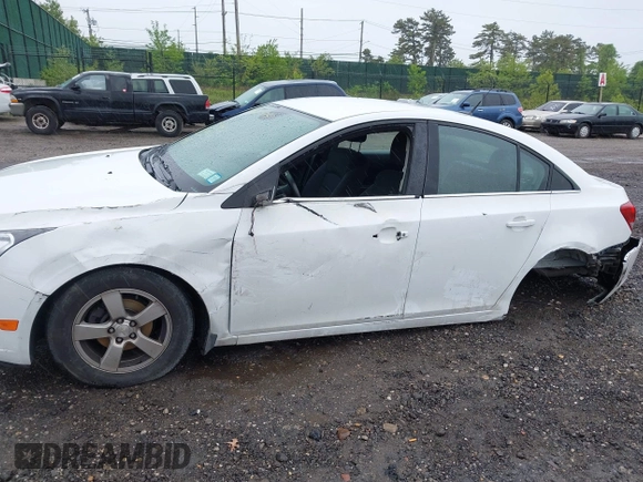 2014 Chevrolet Cruze 1LT with VIN 1G1PC5SB6E7233051, listed as a IAAI auction lot 42214334 with 88,389 mi miles and . Bid and sale history available at DreamBid. Image 6.