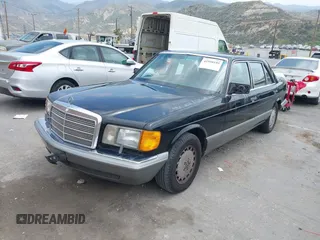 1988 Mercedes-Benz 420 Series 420SEL with VIN WDBCA35D2JA384154, listed as a IAAI auction lot 41950195 with 113,425 mi miles. Bid and sale history available at carsss.com. Image 2.