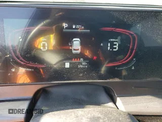 2024 Kia Sportage X-Line z VIN 5XYK6CDF1RG152402, wystawiony jako Copart lot #49718555 z przebiegiem 37 011 mil mil oraz Szkoda całkowita • Salvage title. Historia ofert i sprzedaży dostępna na DreamBid. Obrazek 9.