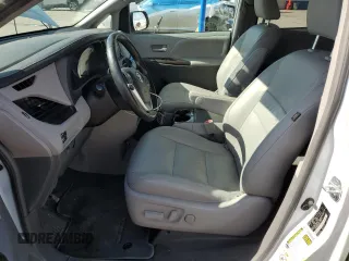 2019 Toyota Sienna XLE Auto Access Seat with VIN 5TDYZ3DC5KS976483, listed as a Copart auction lot 47670555 with 129,331 mi miles and Clean Title. Bid and sale history available at carsss.com. Image 7.