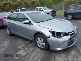 2015 Toyota Camry XLE with VIN 4T4BF1FK6FR475340, listed as a IAAI auction lot 41953834 with 104,041 mi miles. Bid and sale history available at carsss.com. Image 1.
