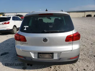 2016 Volkswagen Tiguan S z VIN WVGAV7AX3GW504720, wystawiony jako Copart lot #59842795 z przebiegiem 103 670 mil mil oraz Czysty tytuł • Clean title. Historia ofert i sprzedaży dostępna na DreamBid. Obrazek 6.