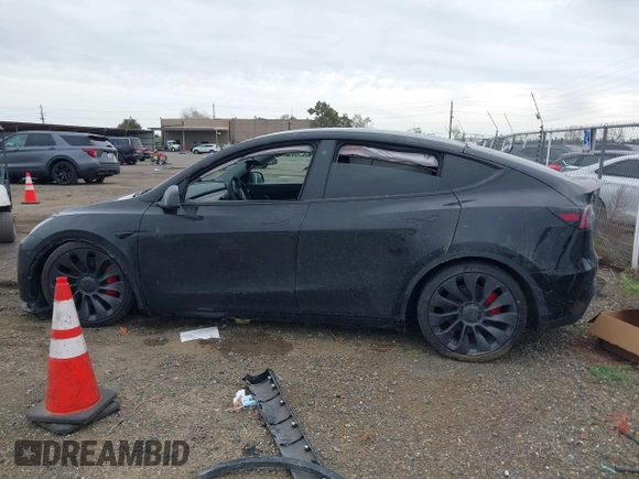 2021 Tesla Model Y Performance with VIN 5YJYGDEF9MF273884, listed as a IAAI auction lot 41781944 with Not Provided miles and . Bid and sale history available at DreamBid. Image 14.