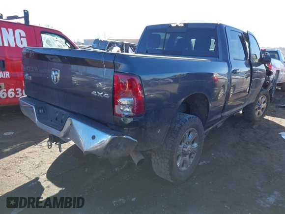 2015 Ram 2500 SLT with VIN 3C6UR5DL5FG685844, listed as a IAAI auction lot 41625743 with 203,224 mi miles. Bid and sale history available at carsss.com. Image 4.