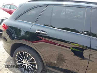 2022 Mercedes-Benz GLC 300 z VIN W1N0G8DB8NV351408, wystawiony jako IAAI lot #42396472 z przebiegiem 61 766 mil mil oraz . Historia ofert i sprzedaży dostępna na DreamBid. Obrazek 18.