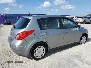 2010 Nissan Versa S с VIN 3N1BC1CP4AL377422, выставлен на аукционе Copart как лот 63811855 с пробегом Не указан миль и Чистый • Clean title. История ставок и продаж доступна на DreamBid. Изображение 3.