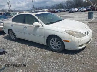 2002 Lexus ES 300 with VIN JTHBF30G220039194, listed as a IAAI auction lot 41964641 with 275,733 mi miles. Bid and sale history available at carsss.com. Image 1.