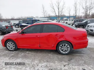 2012 Volkswagen Jetta SE с VIN 3VWDX7AJ0CM355083, выставлен на аукционе IAAI как лот 41396037 с пробегом 197 520 миль миль и . История ставок и продаж доступна на DreamBid. Изображение 14.