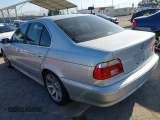 2003 BMW 5 Series 525iA with VIN WBADT43463G025654, listed as a IAAI auction lot 42152553 with 189,396 mi miles. Bid and sale history available at carsss.com. Image 3.
