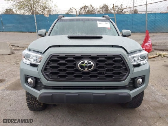 2022 Toyota Tacoma 4WD SR with VIN 3TMCZ5AN7NM478494, listed as a IAAI auction lot 41731432 with 111,890 mi miles. Bid and sale history available at carsss.com. Image 12.