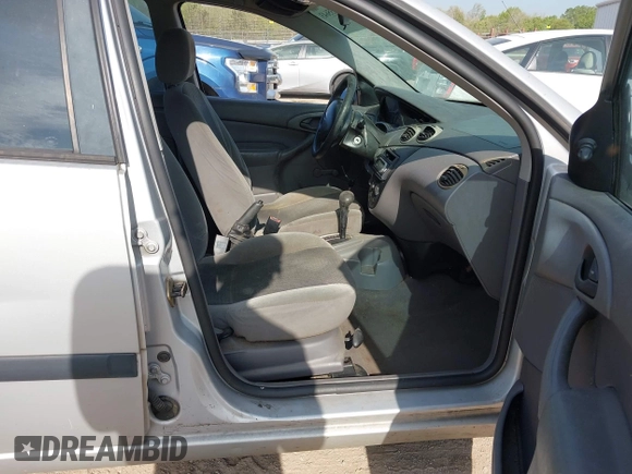 2003 Ford Focus LX with VIN 1FAFP33P83W239710, listed as a IAAI auction lot 42035643 with 178,016 mi miles and . Bid and sale history available at carsss.com. Image 5.