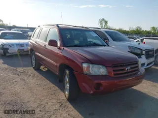 2005 Toyota Highlander with VIN JTEGP21A950079653, listed as a IAAI auction lot 42032474 with 204,316 mi miles. Bid and sale history available at carsss.com. Image 1.