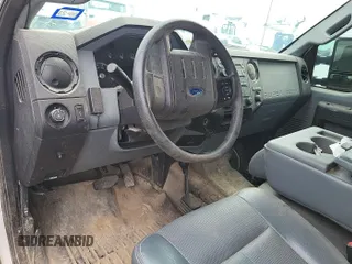 2015 Ford F-250 XLT z VIN 1FT7X2B62FEA41846, wystawiony jako IAAI lot #42740615 z przebiegiem 179 837 mil mil oraz . Historia ofert i sprzedaży dostępna na DreamBid. Obrazek 20.