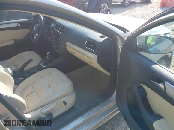2013 Volkswagen Jetta SE с VIN 3VWDX7AJ0DM226262, выставлен на аукционе IAAI как лот 41622394 с пробегом 153 084 миль миль и . История ставок и продаж доступна на DreamBid. Изображение 5.