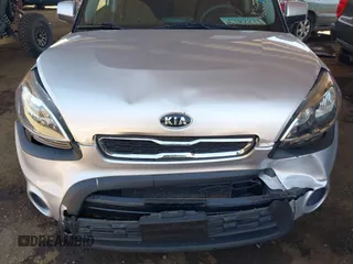 2012 Kia Soul with VIN KNDJT2A59C7400121, listed as a IAAI auction lot 42058012 with 83,059 mi miles. Bid and sale history available at carsss.com. Image 6.