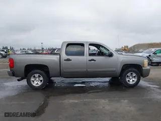 2007 Chevrolet Silverado 1500 LTZ with VIN 2GCEK13M571637081, listed as a IAAI auction lot 41085702 with 202,998 mi miles. Bid and sale history available at carsss.com. Image 14.