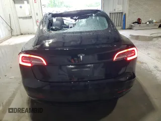 2022 Tesla Model 3 z VIN 5YJ3E1EA6NF369993, wystawiony jako Copart lot #58030945 z przebiegiem 128 079 mil mil oraz Szkoda całkowita • Salvage title. Historia ofert i sprzedaży dostępna na DreamBid. Obrazek 6.
