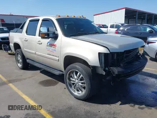 2007 Chevrolet Avalanche LS z VIN 3GNEC12077G119371, wystawiony jako IAAI lot #41982521 z przebiegiem 106 727 mil mil oraz . Historia ofert i sprzedaży dostępna na DreamBid. Obrazek 1.