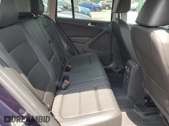 2016 Volkswagen Tiguan S с VIN WVGAV7AX7GW606280, выставлен на аукционе Copart как лот 62491995 с пробегом 69 838 миль миль и Списание • Salvage title. История ставок и продаж доступна на DreamBid. Изображение 11.