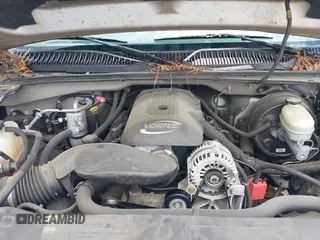2006 Chevrolet Silverado 1500 LT1 z VIN 1GCEK19B96Z188726, wystawiony jako IAAI lot #42189031 z przebiegiem 40 019 mil mil oraz . Historia ofert i sprzedaży dostępna na DreamBid. Obrazek 10.