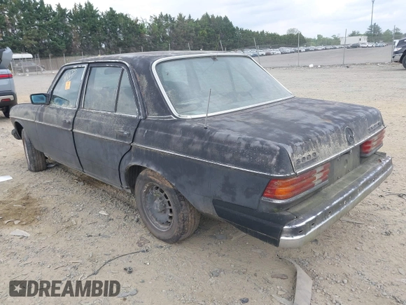 1985 Mercedes-Benz 300 with VIN WDBAB33CXFA262258, listed as a IAAI auction lot 42134635 with 169,197 mi miles and . Bid and sale history available at DreamBid. Image 3.