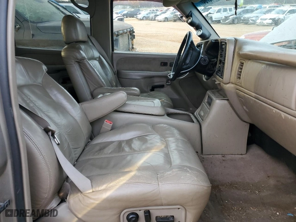 2002 Chevrolet Silverado 3500 LT with VIN 1GCJK33152F107596, listed as a Copart auction lot 82113704 with NaN miles and Salvage Title. Bid and sale history available at carsss.com. Image 7.