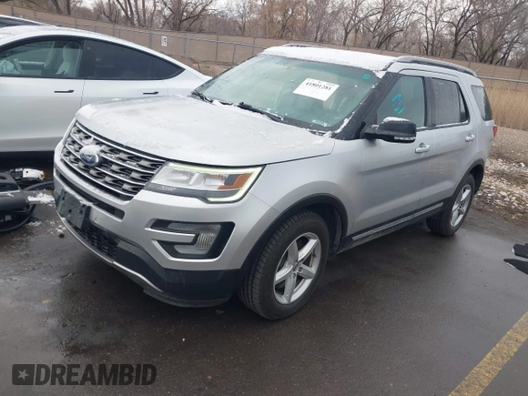 2017 Ford Explorer XLT with VIN 1FM5K8D81HGA60043, listed as a IAAI auction lot 41801281 with 88,568 mi miles and . Bid and sale history available at carsss.com. Image 18.