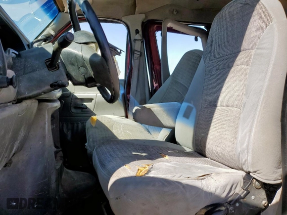 2001 Ford Econoline Passenger XL with VIN 1FBSS31L21HA40360, listed as a Copart auction lot 46909575 with 317,780 mi miles and Salvage title. Bid and sale history available at DreamBid. Image 7.
