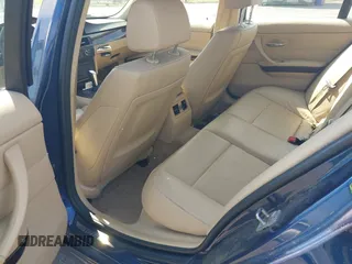2011 BMW 3 Series 335i xDrive z VIN WBAPL5G53BNN22645, wystawiony jako IAAI lot #42505727 z przebiegiem 136 518 mil mil oraz . Historia ofert i sprzedaży dostępna na DreamBid. Obrazek 8.