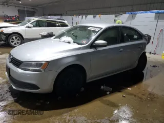 2014 Volkswagen Jetta Sedan SE w/Connectivity/Sunroof PZEV with VIN 3VWD17AJXEM281823, listed as a Copart auction lot 44543325 with 106,662 mi miles and Salvage Title. Bid and sale history available at carsss.com. Image 1.
