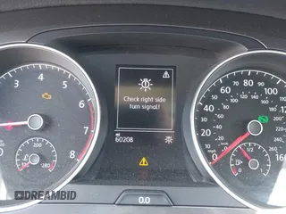 2017 Volkswagen Golf S z VIN 3VWH17AU7HM530336, wystawiony jako IAAI lot #42454700 z przebiegiem 60 208 mil mil oraz . Historia ofert i sprzedaży dostępna na DreamBid. Obrazek 7.