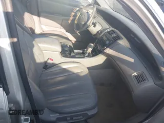 2004 Toyota Avalon XL z VIN 4T1BF28B14U346741, wystawiony jako IAAI lot #42252769 z przebiegiem 219 291 mil mil oraz . Historia ofert i sprzedaży dostępna na DreamBid. Obrazek 5.