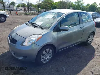 2007 Toyota Yaris z VIN JTDJT923975084145, wystawiony jako IAAI lot #42354803 z przebiegiem 85 121 mil mil oraz . Historia ofert i sprzedaży dostępna na DreamBid. Obrazek 2.