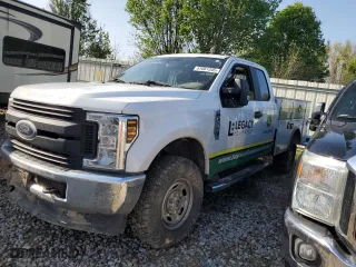 2019 Ford Super Duty F-250 SRW XL with VIN 1FT7X2B68KEG46187, listed as a Copart auction lot 51061345 with 0 mi miles and Salvage Title. Bid and sale history available at carsss.com. Image 1.