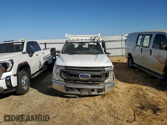 2020 Ford F-350 with VIN 1FD8X3ET9LEE21348, listed as a Copart auction lot 77129384 with 57,320 mi miles and Salvage title. Bid and sale history available at DreamBid. Image 5.