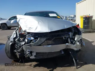 2013 Buick Regal Turbo Premium 1 z VIN 2G4GS5EV8D9187084, wystawiony jako IAAI lot #42722418 z przebiegiem 84 899 mil mil oraz . Historia ofert i sprzedaży dostępna na DreamBid. Obrazek 6.