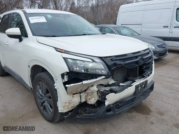 2024 Nissan Pathfinder SV with VIN 5N1DR3BA1RC274037, listed as a IAAI auction lot 41795475 with 40,079 mi miles. Bid and sale history available at carsss.com. Image 6.