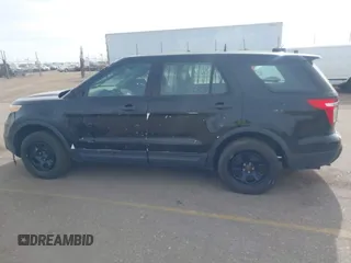 2013 Ford Police Interceptor Utility z VIN 1FM5K8AR6DGA63897, wystawiony jako IAAI lot #41855311 z przebiegiem Nie podano mil oraz . Historia ofert i sprzedaży dostępna na DreamBid. Obrazek 15.
