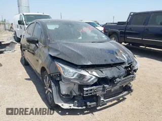 2021 Nissan Versa SV with VIN 3N1CN8EV2ML826717, listed as a IAAI auction lot 41771126 with 61,160 mi miles. Bid and sale history available at carsss.com. Image 1.