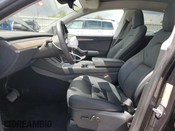 2024 Tesla Model Y Long Range с VIN 7SAYGAEEXRF115893, выставлен на аукционе Copart как лот 55174035 с пробегом 68 078 миль миль и Списание • Salvage title. История ставок и продаж доступна на DreamBid. Изображение 7.