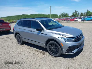 2022 Volkswagen Tiguan SE R-Line Black z VIN 3VV8B7AX6NM153845, wystawiony jako IAAI lot #42184833 z przebiegiem 29 530 mil mil oraz . Historia ofert i sprzedaży dostępna na DreamBid. Obrazek 1.