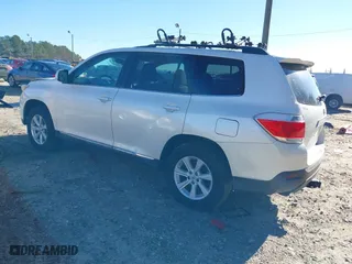 2013 Toyota Highlander with VIN 5TDZK3EH6DS101676, listed as a IAAI auction lot 41212515 with 139,755 mi miles. Bid and sale history available at carsss.com. Image 3.