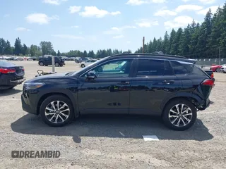 2025 Toyota Corolla Cross XLE with VIN 7MUDAABG4SV132327, listed as a IAAI auction lot 42500170 with 1,011 mi miles and . Bid and sale history available at DreamBid. Image 15.