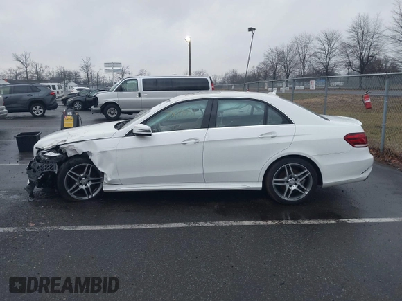 2016 Mercedes-Benz E-Class E 350 Luxury with VIN WDDHF8JB1GB240842, listed as a IAAI auction lot 41079330 with 46,322 mi miles. Bid and sale history available at carsss.com. Image 13.