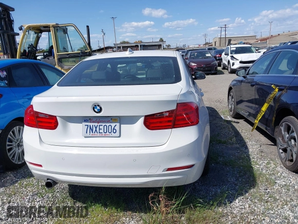 2015 BMW 3 Series 320i with VIN WBA3B1G56FNT06434, listed as a IAAI auction lot 41772918 with 76,782 mi miles. Bid and sale history available at carsss.com. Image 17.